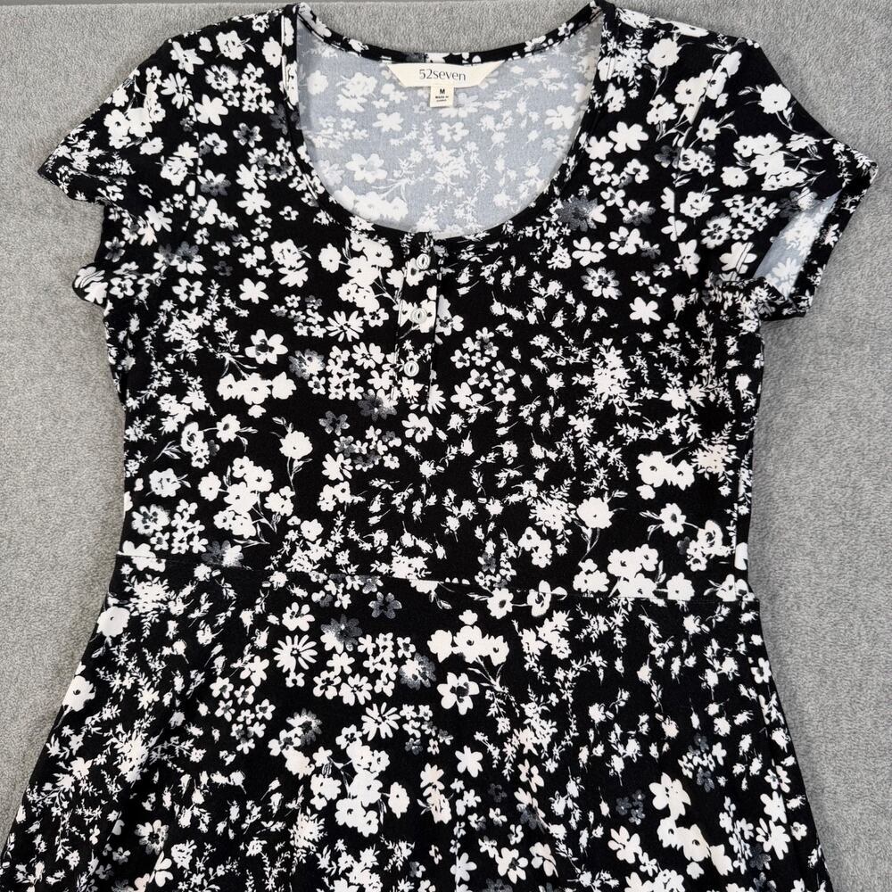 52Seven Fit and Flare Midi Dress Women Medium Black Floral Cap Sleeve Comfort - Picture 2 of 9